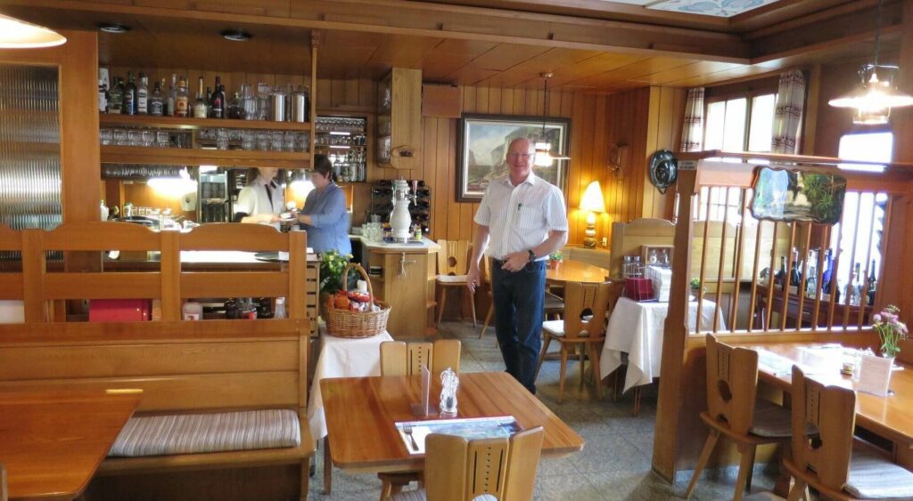작은 마을 에서 즐기는 만찬 스위스 라우터브루넨 맛집 BEST 10 호텔-오버란트-레스토랑-Hotel-Oberland-Restaurant